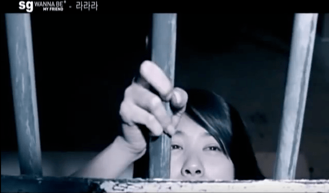 곡은 신나지만 뮤비는 공포 그 자체 | 인스티즈