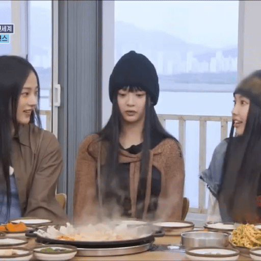 유학생은 안웃기고 눈물난다는 뉴진스 팜하니 한국어 퀴즈하는 모습 | 인스티즈