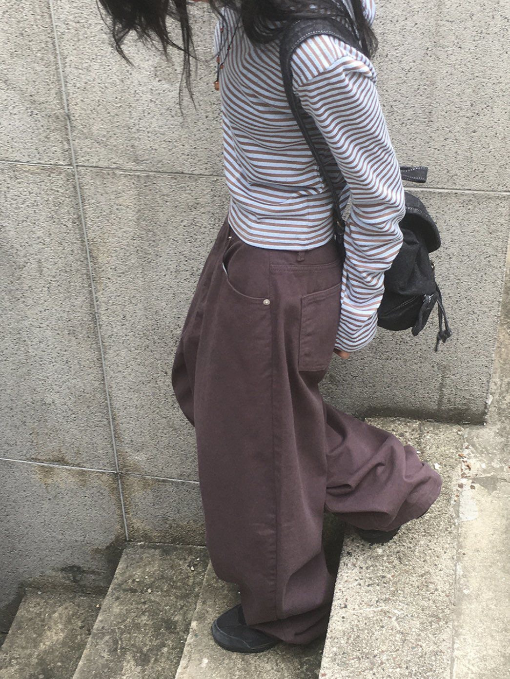 편안한 상의 + 와이드팬츠 + 투박한 신발 = 여자의 가을🍁 | 인스티즈