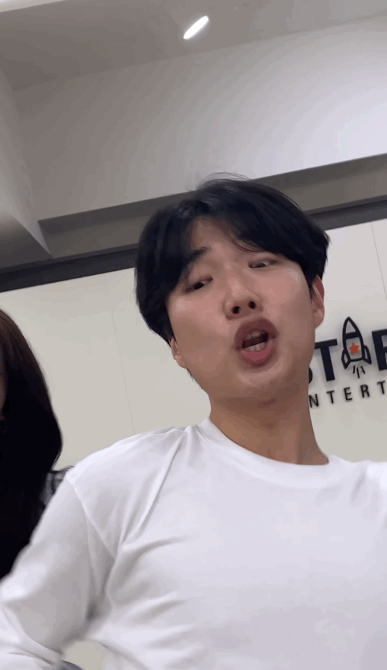 요즘 컴백하는 여돌들과 꽤 많이 콜라보하는 거 같은 댄스 유튜버 | 인스티즈