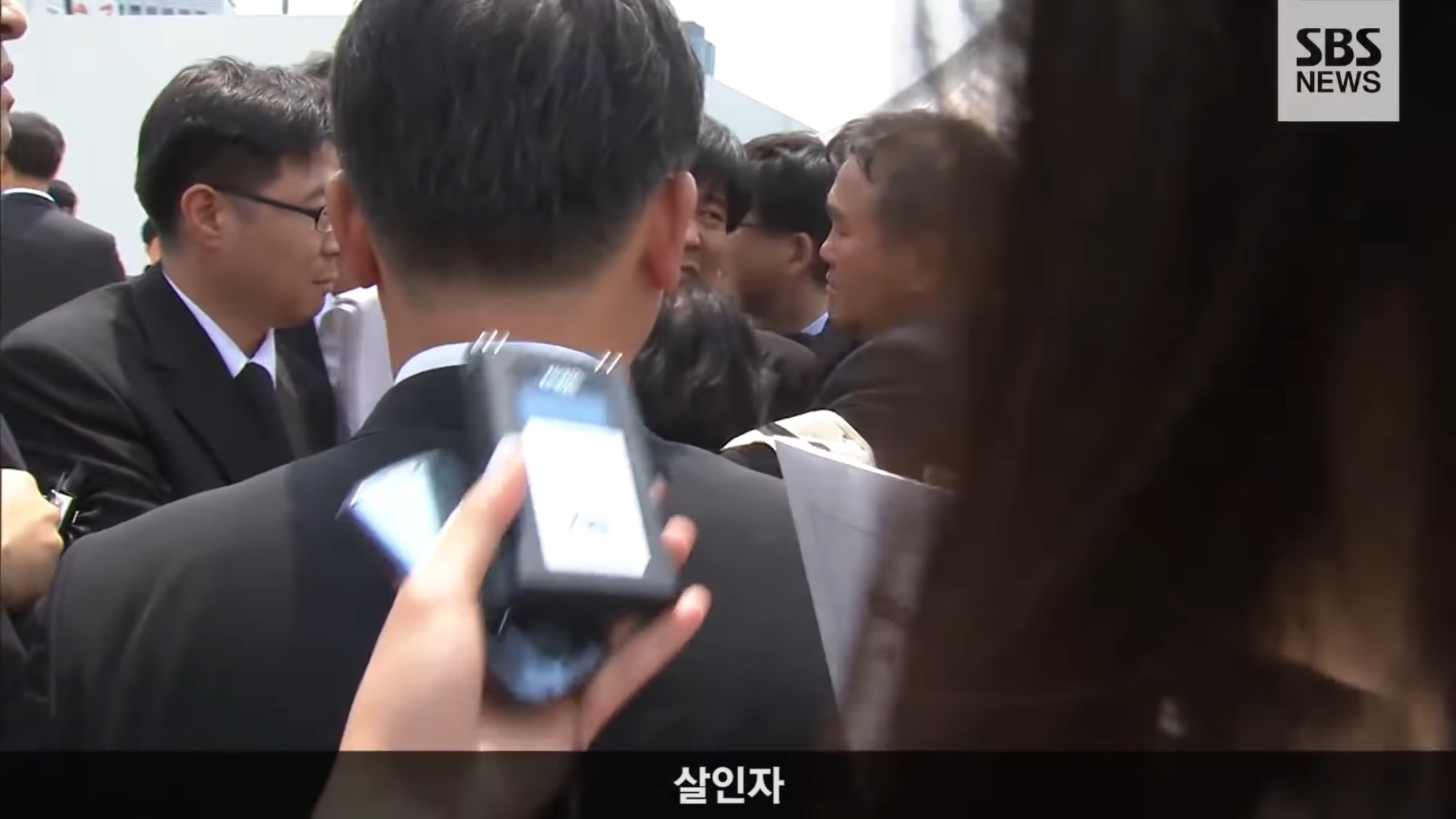 故노무현 대통령 영결식에서 분향하는 이명박.jpgif | 인스티즈