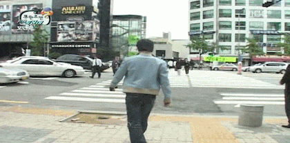 전진 안 넘어진 척...gif | 인스티즈