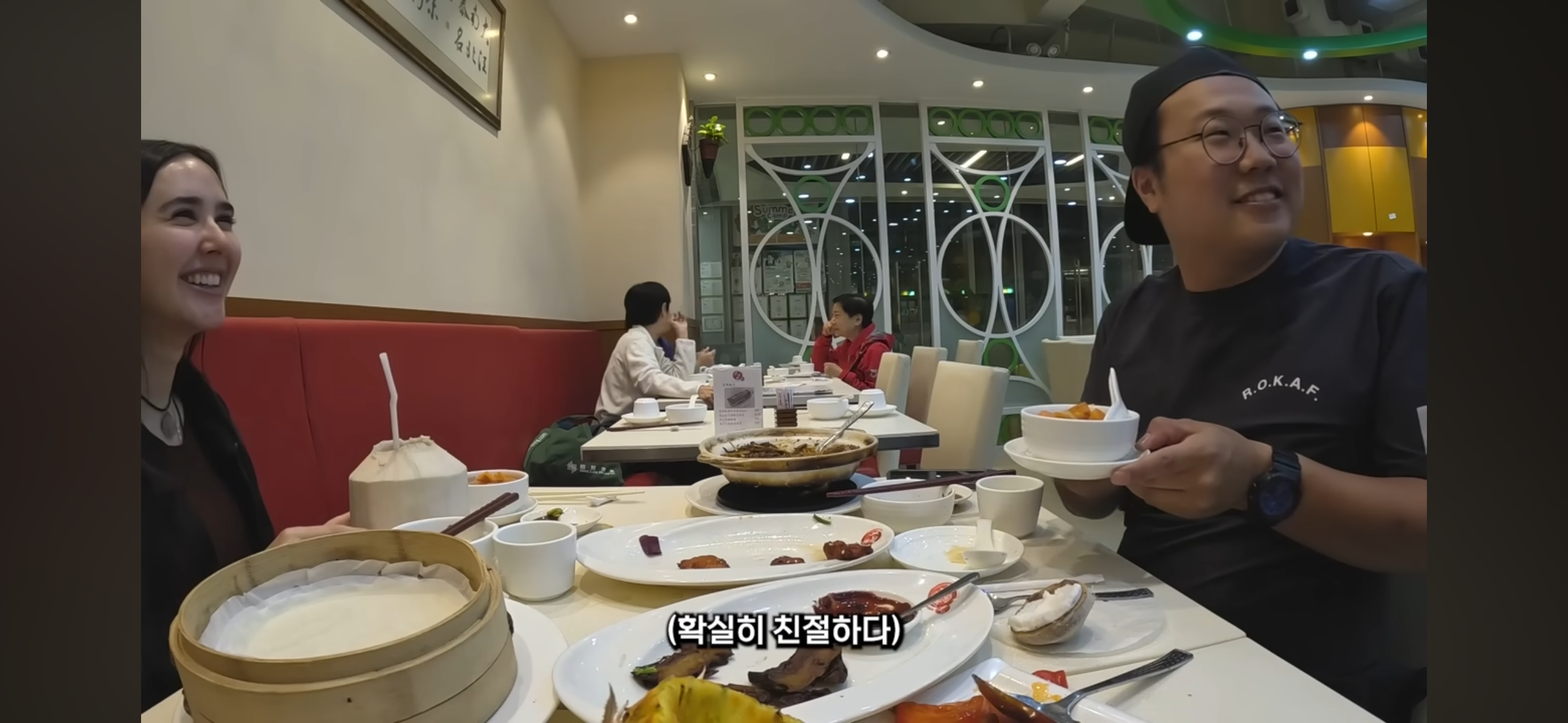 홍콩에서 중국어vs영어vs광동어 했을 때 홍콩사람들의 반응....jpg | 인스티즈