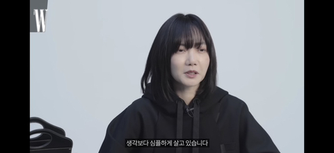 물건을 진짜 오래, 심플하게 쓰는 배두나 왓츠인마이백.jpg | 인스티즈