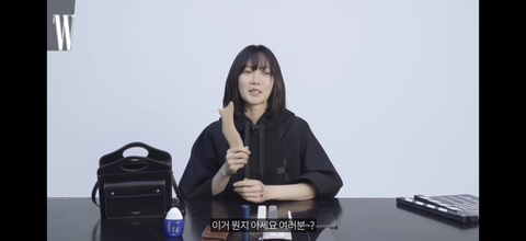 물건을 진짜 오래, 심플하게 쓰는 배두나 왓츠인마이백.jpg | 인스티즈