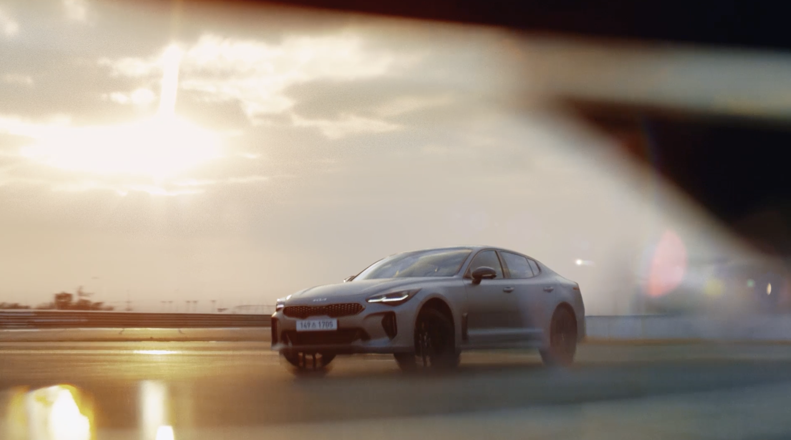 기아에서 최고의 스탭으로 구성하라고 해서 찍었다는 스팅어 단종 광고 | 인스티즈