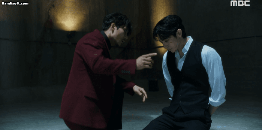 흡사 리디북스 재질 장면이었던 이수혁 무릎 끓고 손 묶인 씬.gif | 인스티즈