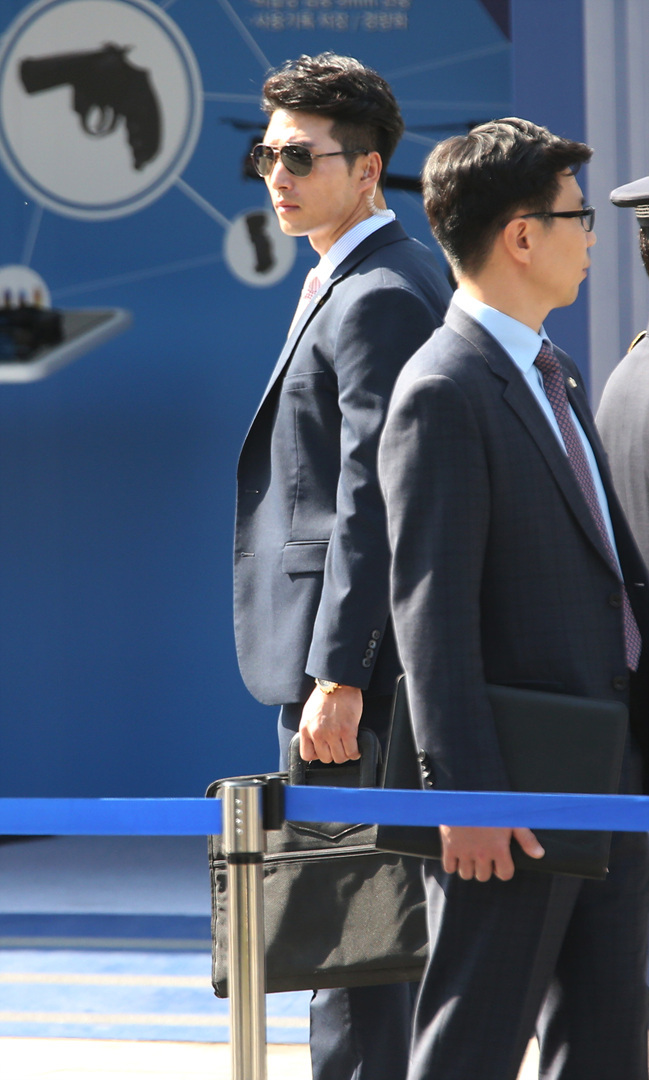 메바여 캡쳐 보고 궁금해서 찾아본 청와대 경호원들.jpg | 인스티즈