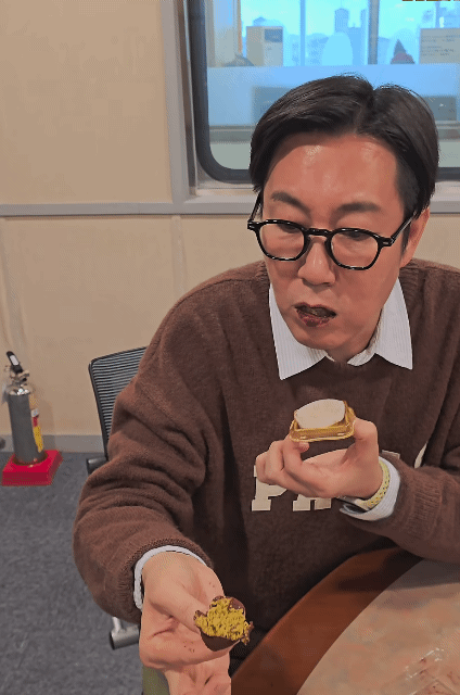 두쫀쿠 식감에 충격먹은 김영철 | 인스티즈