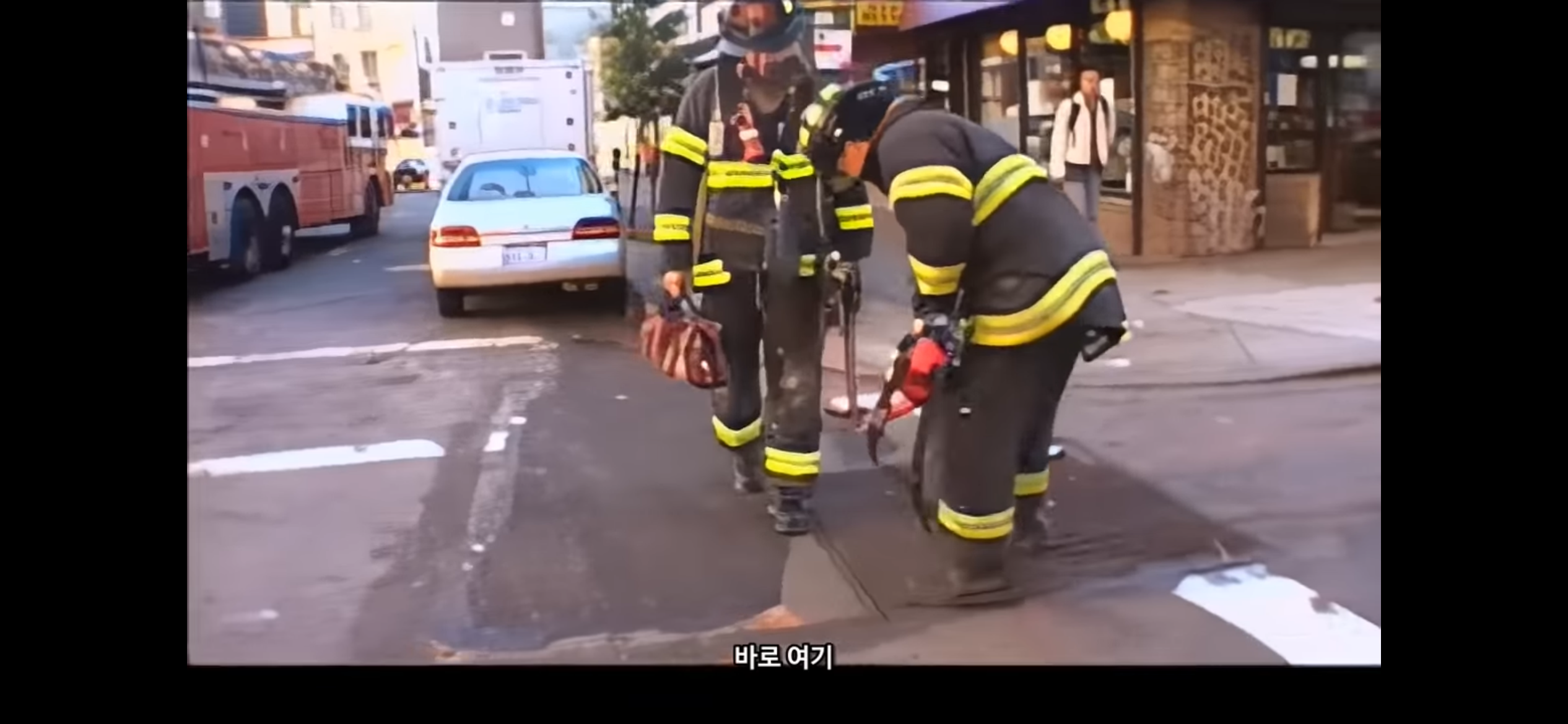 안녕하세요 저흰 다큐팀인데요ㅋㅋ 신참 소방관의 성장서사를 다큐로 찍어보려고요ㅋㅋ엥 근데 이게 뭔 소리지? | 인스티즈