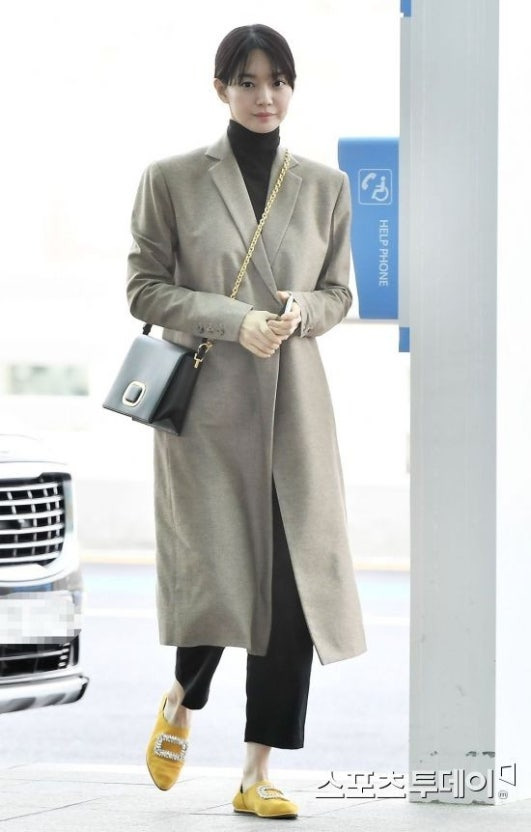 신민아 2018년도 공항패션 | 인스티즈