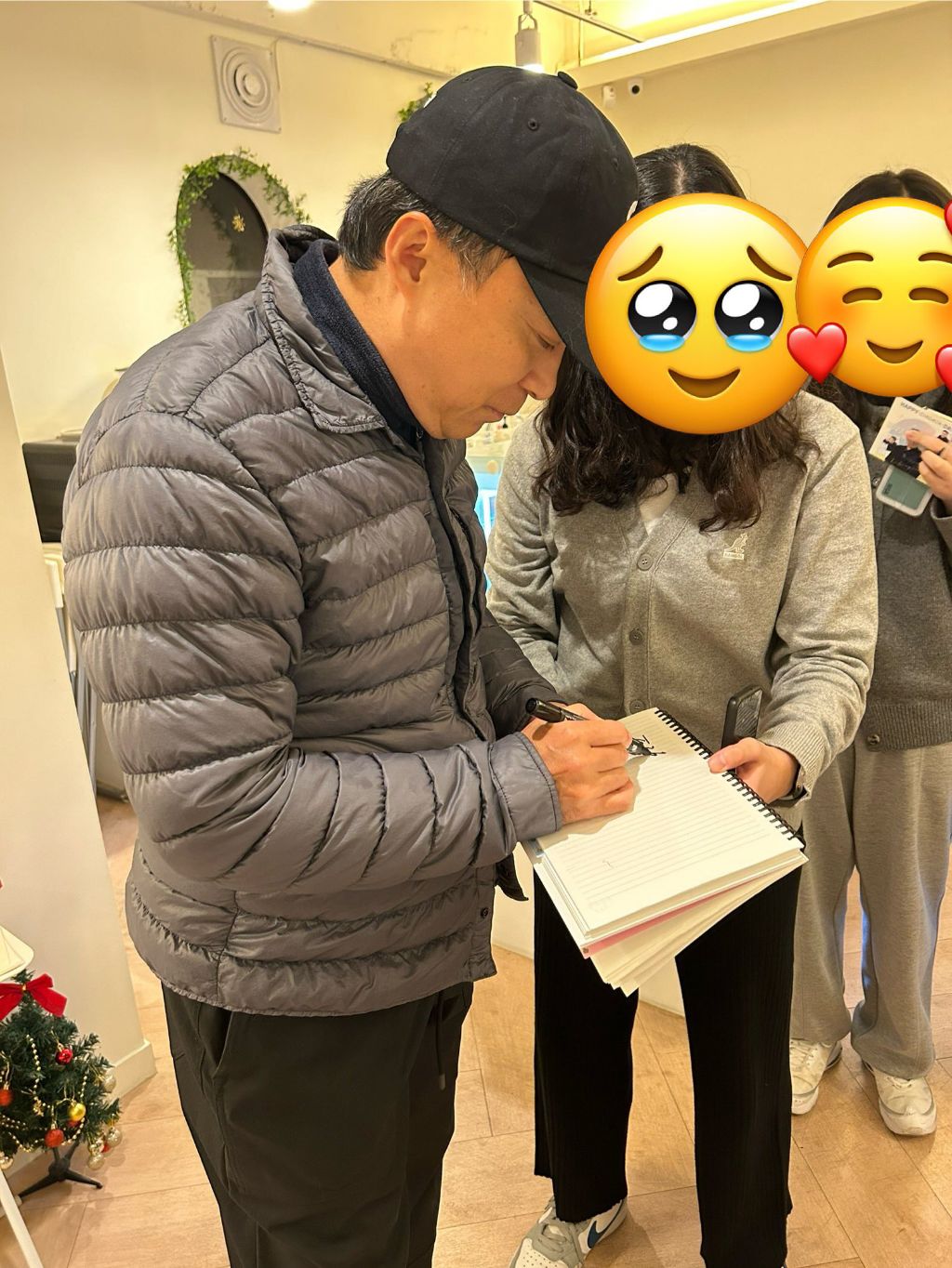 본인 생일카페 방문한 배우 이성민 | 인스티즈