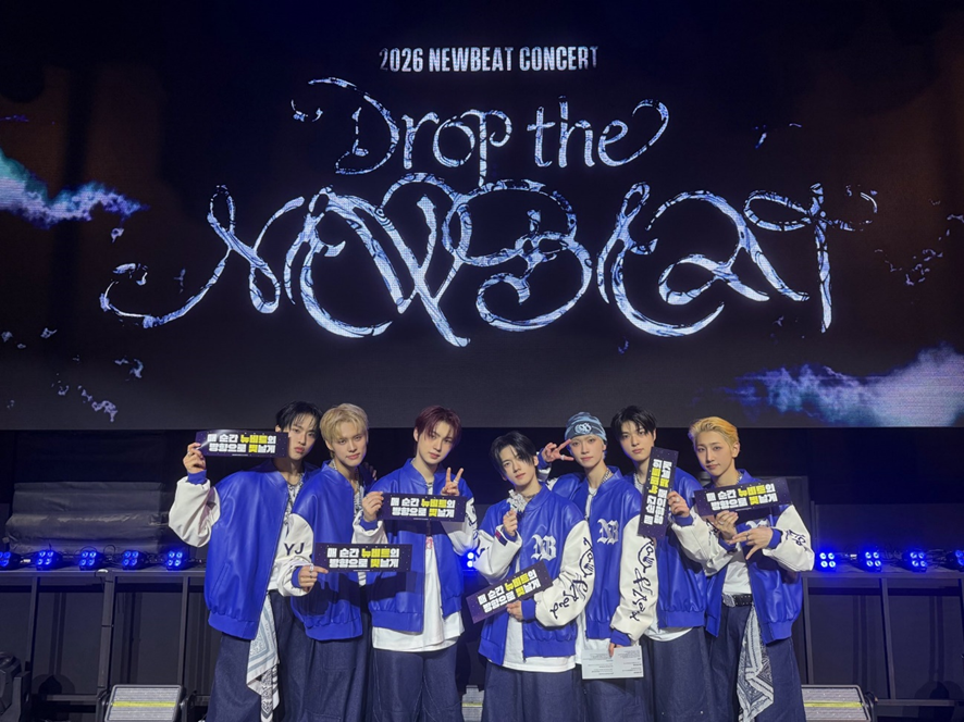 콘서트온 팬들 전부 사진 찍어줘서 대박이라는 남돌 | 인스티즈