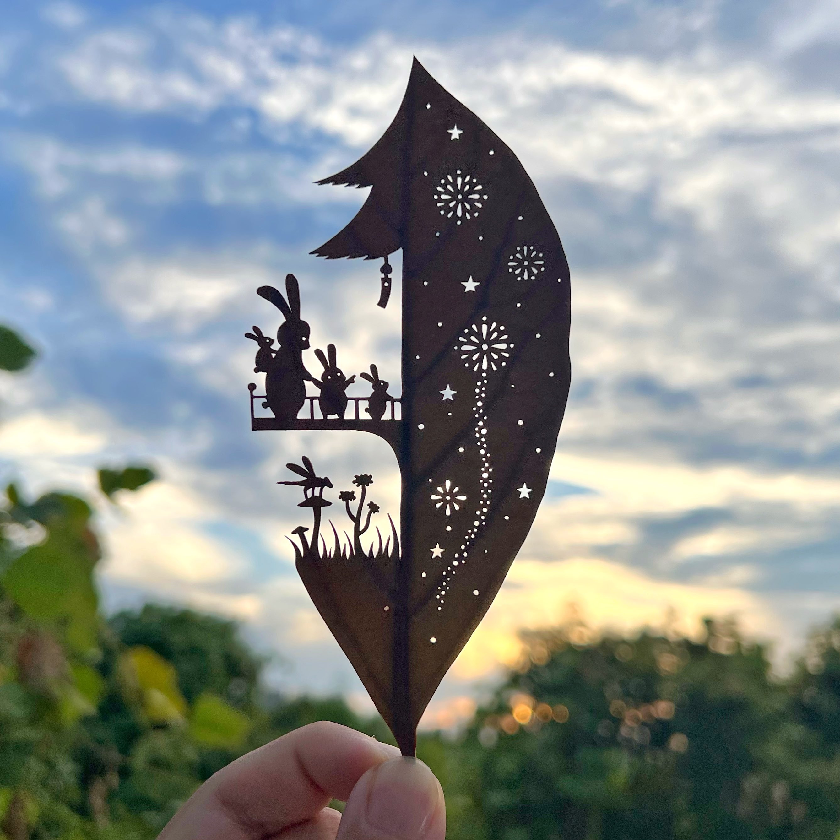 ADHD를 가진 작가가 만든 나뭇잎 아트 작품 | 인스티즈