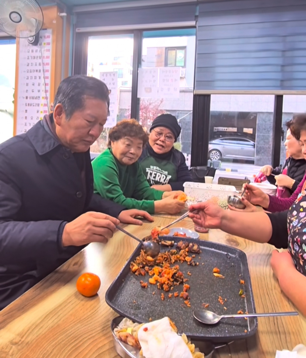 민주당 요즘에 진짜 멀티가 잘 된다 | 인스티즈