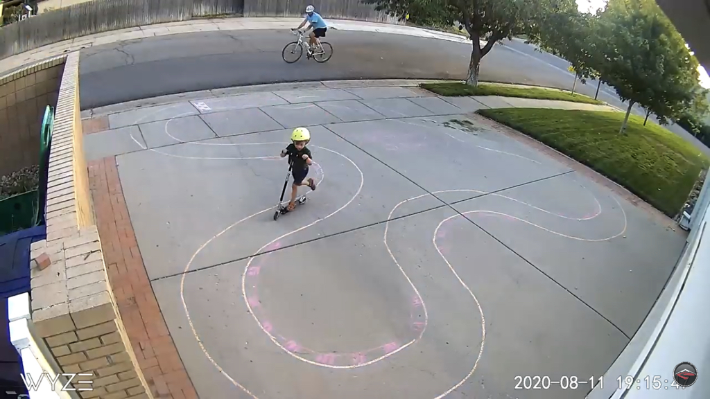 옆집애가 자꾸 우리집 주차장에서 자전거를 타길래 조치를 취했습니다 | 인스티즈