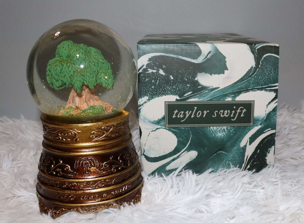 테일러 스위프트의 인기 MD중 하나인 스노우볼 컬렉션 | 인스티즈