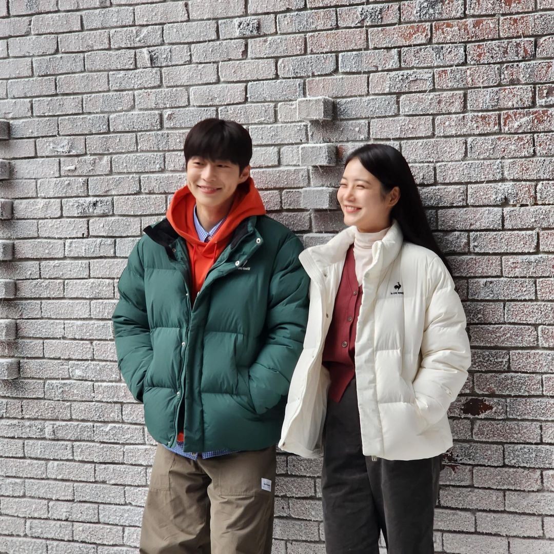 배인혁이 올린 신예은과 르꼬끄 커플 화보 | 인스티즈