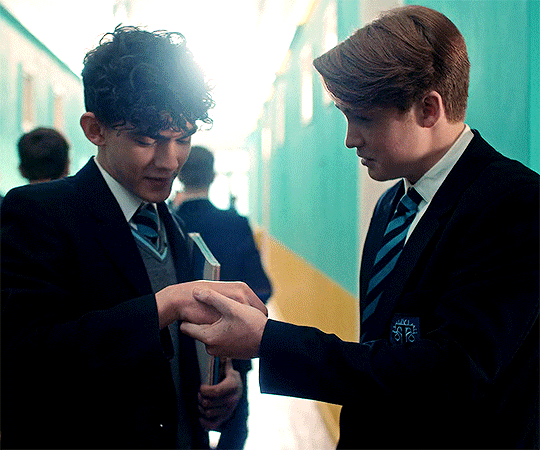 저는 잘나가는 럭비팀 에이스인데요 요즘 범생이 게이 친구가 자꾸 신경쓰여요ㅠㅠ 어떡하죠? | 인스티즈