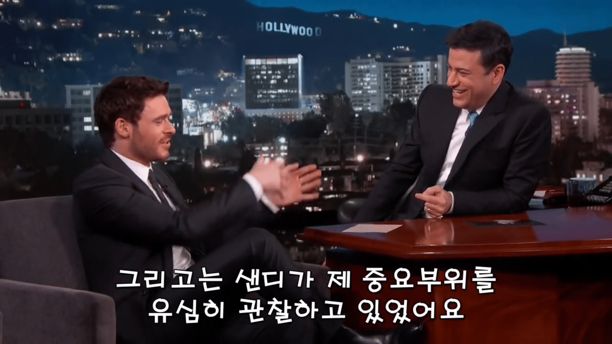 남자배우들이 꽉 끼는 타이즈를 입을때 중요부위를 가리는 방법.jpg | 인스티즈