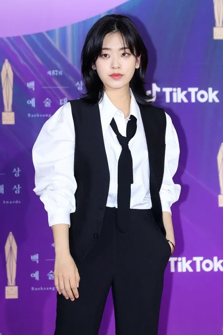 개인적으로 좋아하는 여배우들의 넥타이 패션.jpg | 인스티즈