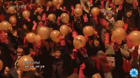 멤버의 실수를 바라보는 리더의 표정.gif | 인스티즈