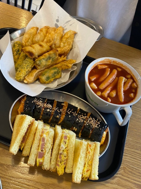 일부 매장에서만 판매하고 있는 신전떡볶이 메뉴.jpg - 악플달면 쩌리쩌려버려 - ＊여성시대＊ 차분한 20대들의 알흠다운 공간 일부... 