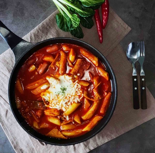 배달시켜먹기엔 돈아까운 메뉴 파스타 vs 떡볶이 - 악플달면... 차분한 20대들의 알흠다운 공간 배달시켜먹기엔 돈아까운 메뉴 파스타 vs 떡볶이