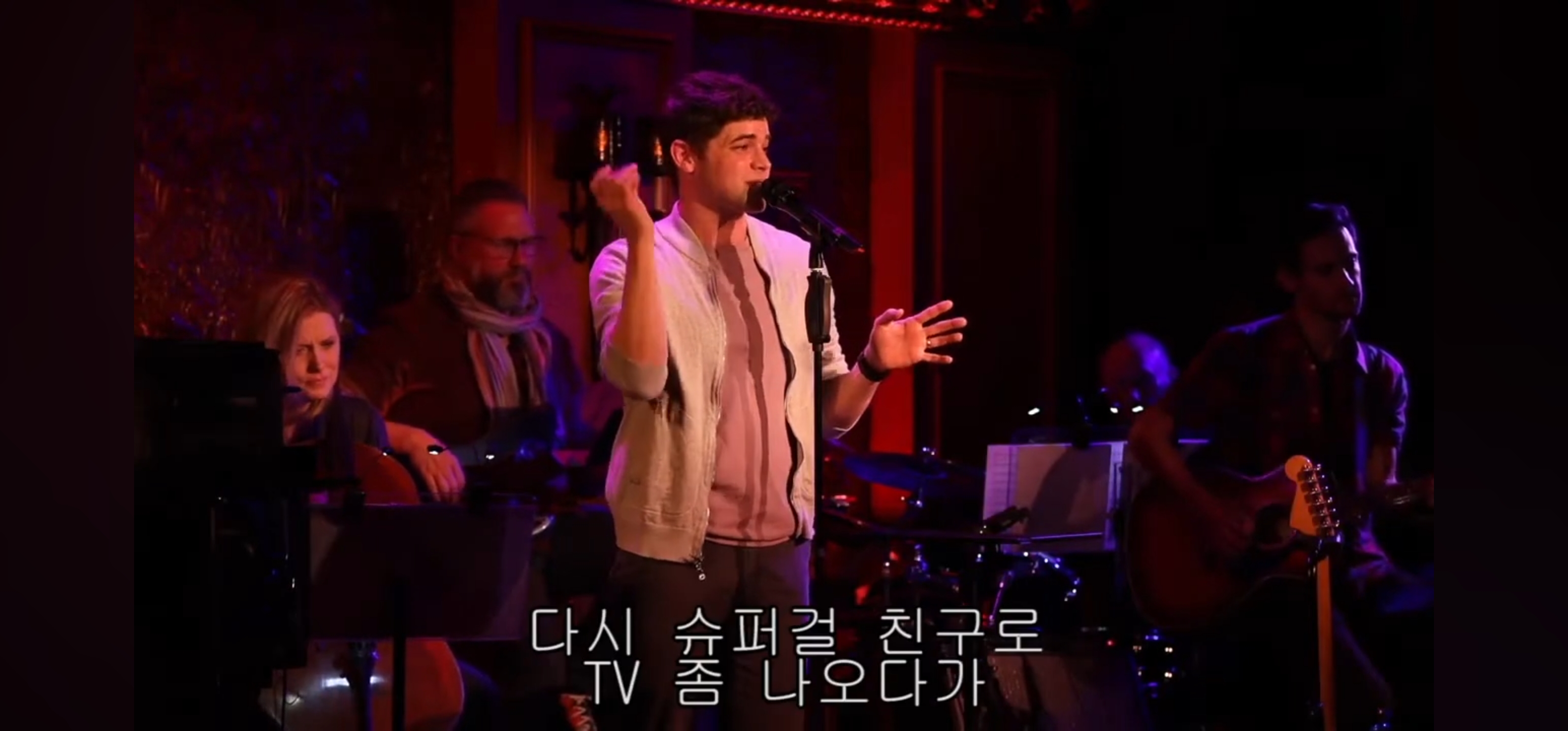 이제 와서 말하지만 휴 잭맨, 잭 에프론 대신 위대한 쇼맨이란 영화를 세상에 나온 게 한 건 나야! 그게 무슨 소리냐고?.jpg | 인스티즈