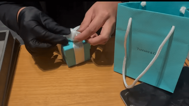 영화처럼 디즈니월드에서 프로포즈 한 유튜버 (웃소 성희 고탱) | 인스티즈