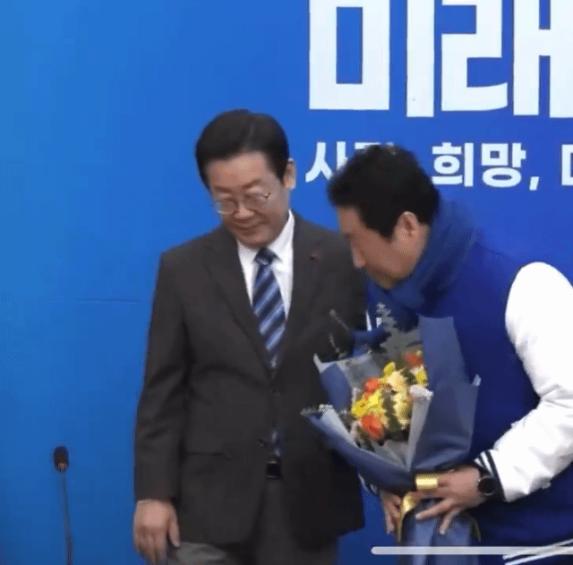 이재명이 무의식적으로 자주 하는 행동 | 인스티즈