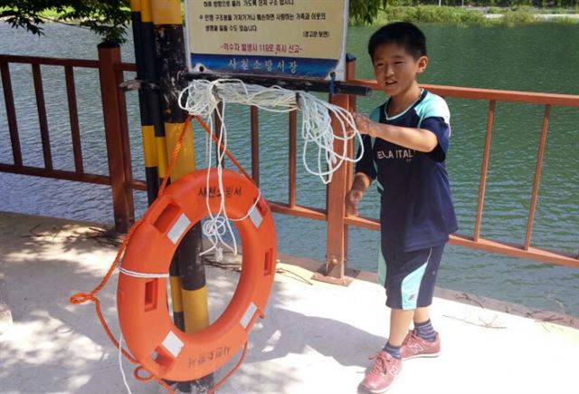 "아저씨 잠깐만 기다리세요!” 저수지에 빠진 3명의 남성, 12살 어린아이가 한 놀라운 행동 | 인스티즈