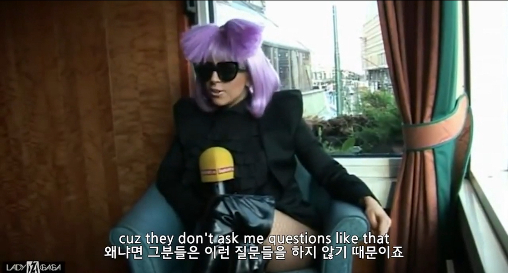 무례한 기자 개패고 다니던 시절의 레이디 가가.jpg | 인스티즈