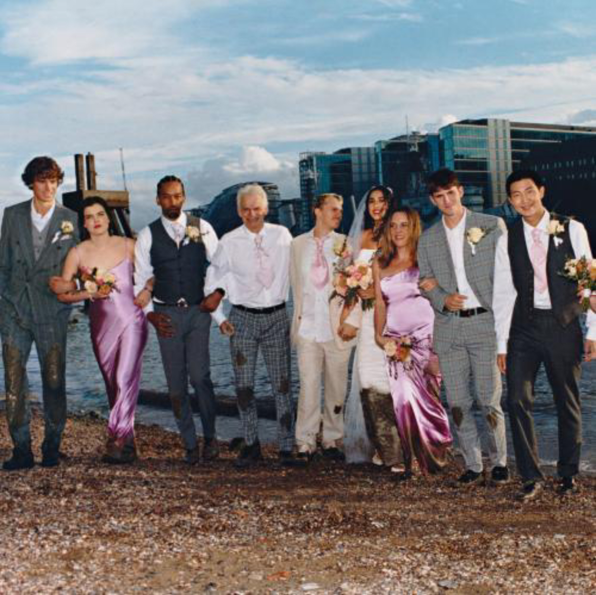 같은 회사에서 동발한 뉴진스 방탄 RM 1일차 성적 | 인스티즈