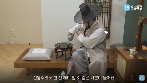 할머니 자개장으로 한국적인 방 꾸미기.jpg | 인스티즈