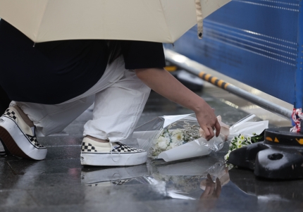 "우리 아들 좀 살려주세요...” 영정 앞에 주저앉은 어머니 | 인스티즈