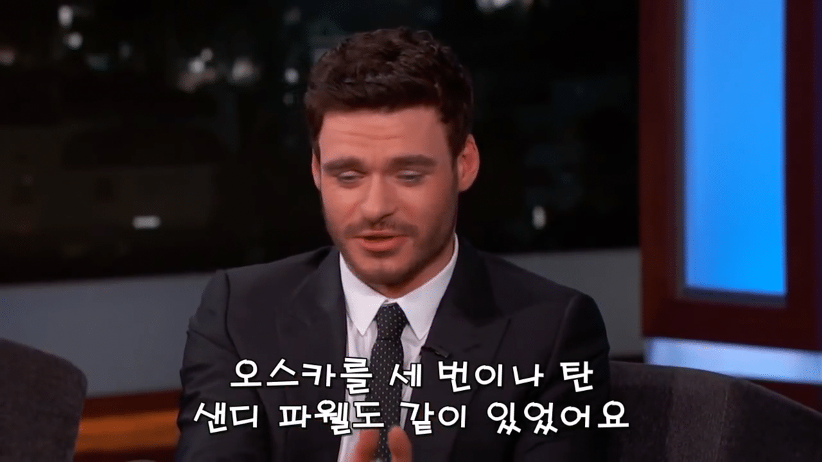 남자배우들이 꽉 끼는 타이즈를 입을때 중요부위를 가리는 방법.jpg | 인스티즈