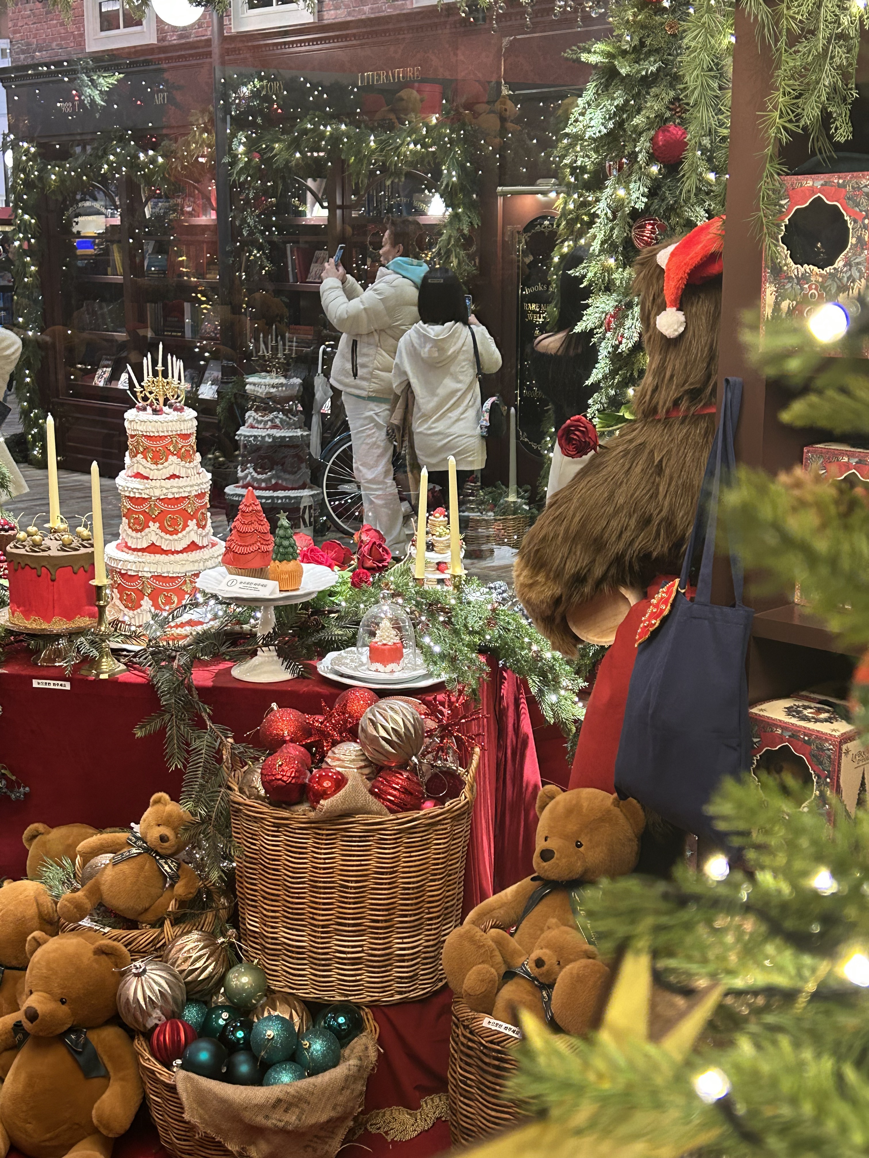 벌써 인기 엄청난 여의도 더현대 크리스마스 빌리지 해리의 꿈의 상점 | 인스티즈