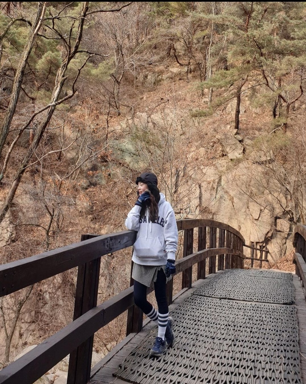 막걸리 먹으려고 등산하는 한선화.........jpg | 인스티즈