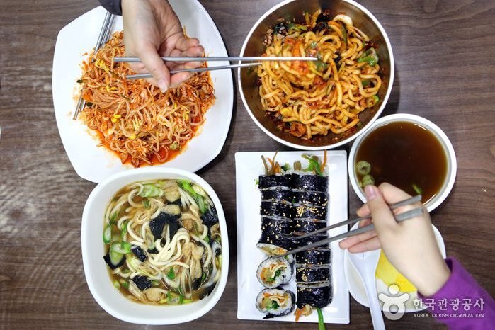 대구에 있다는 중국요리/분식 맛그 시절 우리가 사랑했던 94년생 여돌들내일 강원 산지 '첫눈'…설악산 단풍과 '설경' 함께 감상할 수도집.jpg | 인스티즈