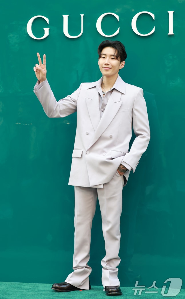 구찌 플래그십 스토어 참석한 박재범 | 인스티즈