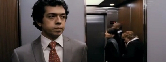 고층 건물 엘리베이터에 갇힌 5명. 이들 중 1명은 사람이 아니다. 데블 | 인스티즈