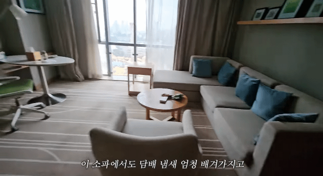 중국에 있는 짭롯데월드 다녀온 유튜버 .gif | 인스티즈