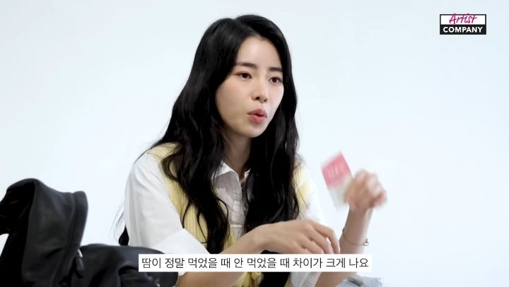 배우 임지연 왓츠인마이백: 진짜 가방 끝없는 영양제와 헬창템들 | 인스티즈