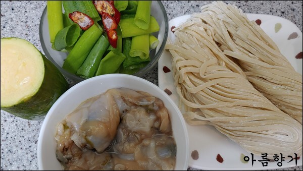 타래바지락칼국수 이미지