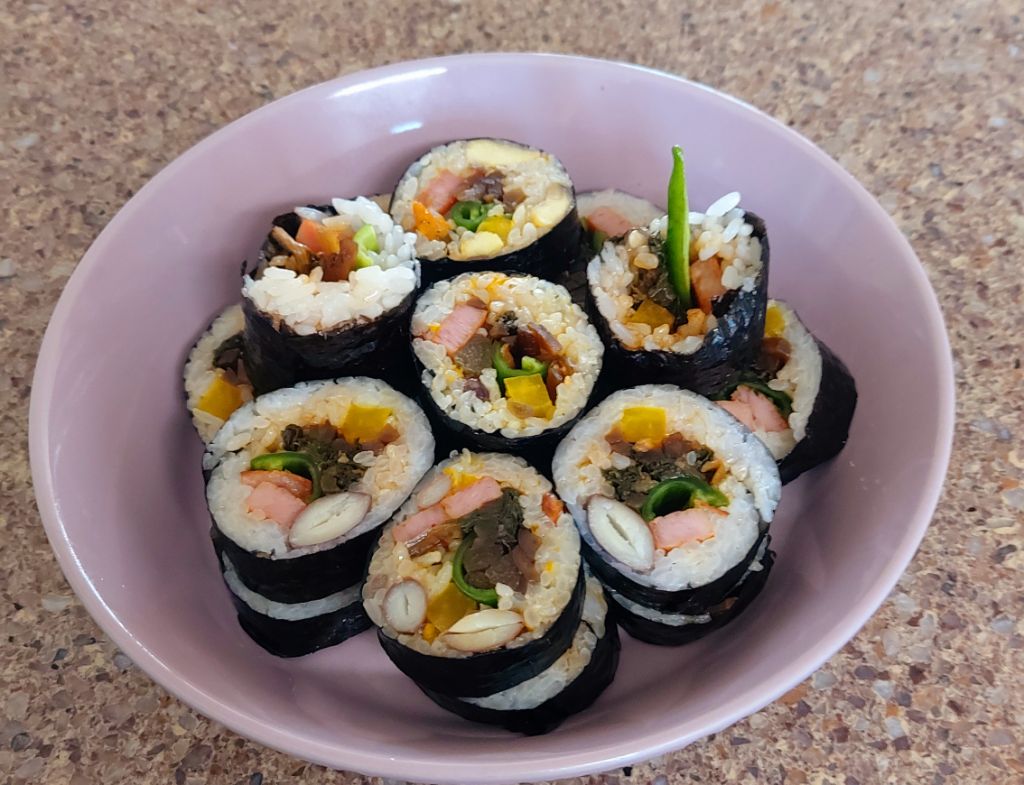 둘둘말은김밥 이미지