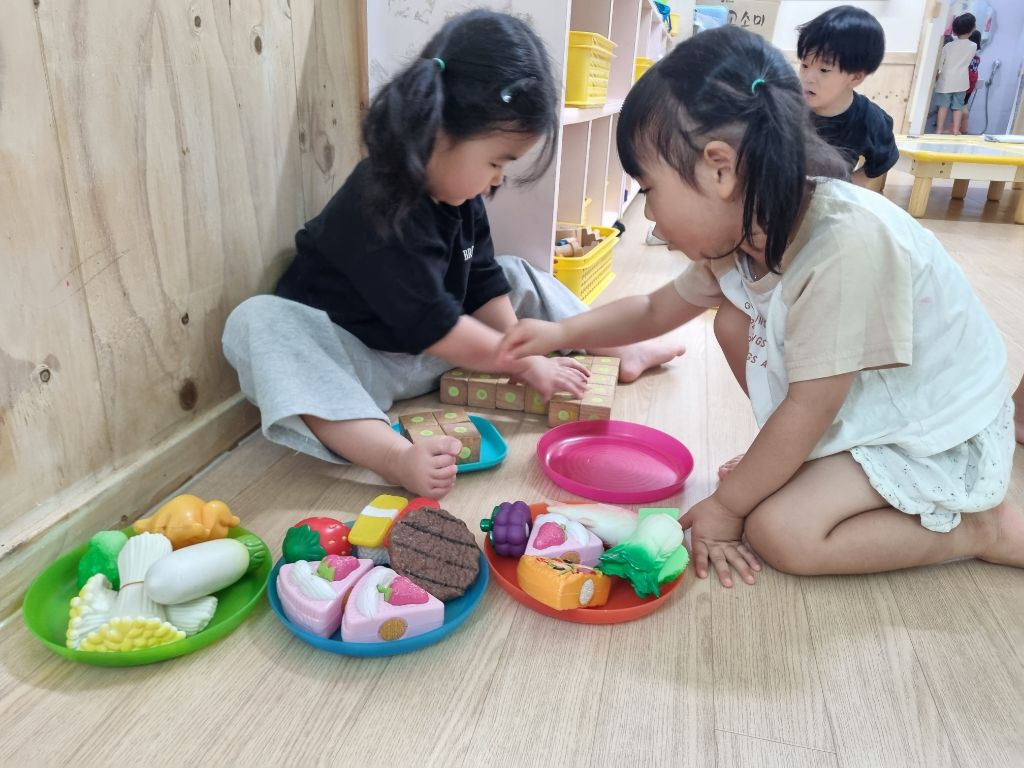 손꿉놀이 이미지