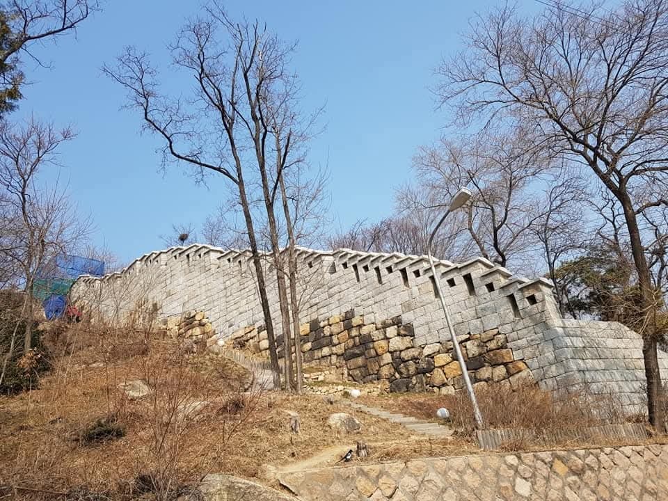 담벼락 이미지