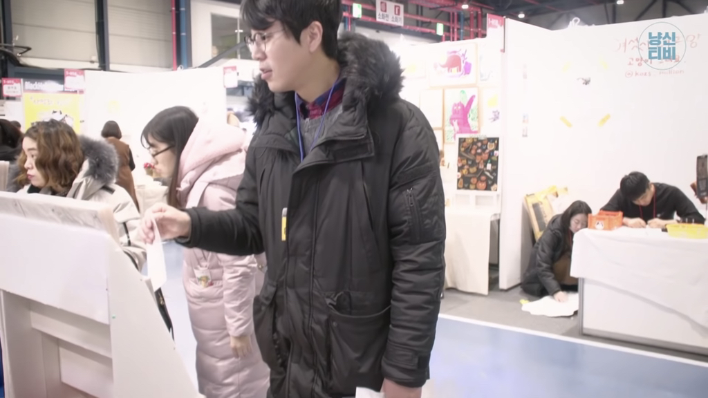 너무 극명하게 차이나서 웃긴 고양이 수의사들의 캣페스타 방문.jpg | 인스티즈