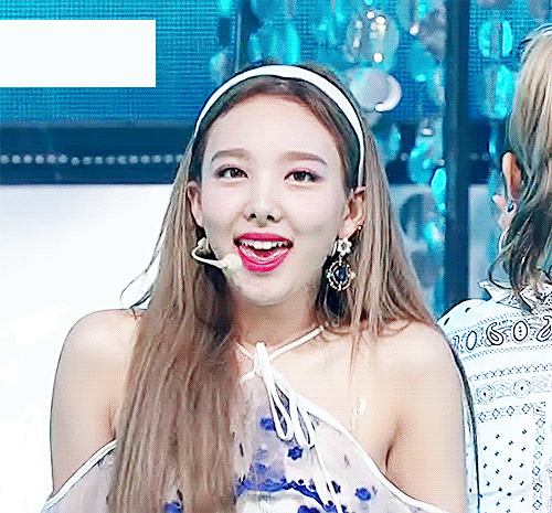 기획사에서 아이돌 뽑을때 많이 본다고 하는것.gif | 인스티즈